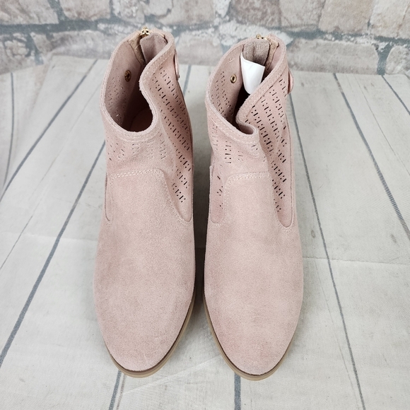 Denver Hayes Pink Suede Leather Ankle Bootie Perforated Almond Toe Size 9 - Picture 6 of 15
